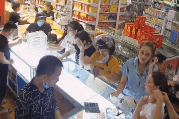 Giá vàng hôm nay 24/7, USD tăng dữ dội, vàng trụ trên đỉnh cao