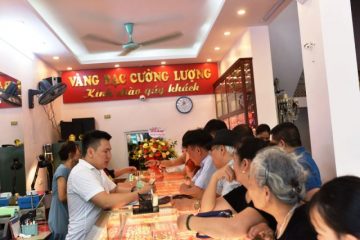 Giá vàng 4/10, chưa hết bất ổn, vàng vẫn nóng rẫy.